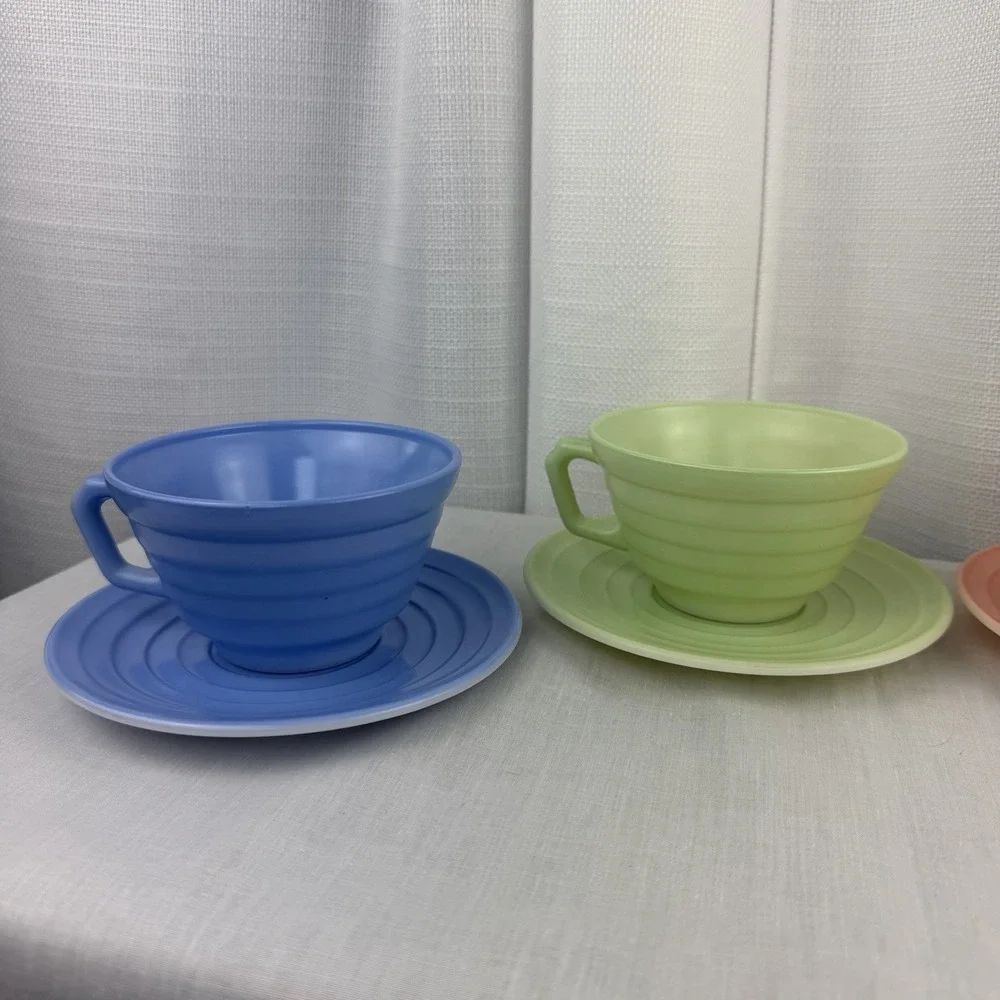 Hazel Atlas Platonite Moderntone Pastel 8 Piece Coffee Cup Mug & Saucer Set Lot